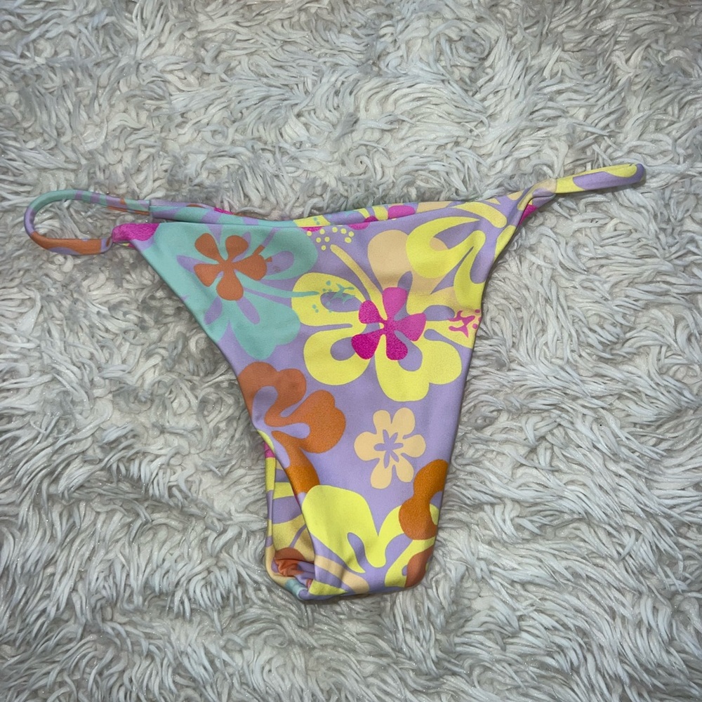 Princess Polly Maisy Bikini - Picture 7 of 12